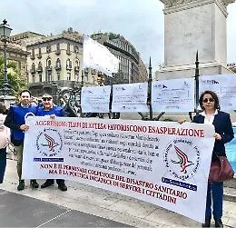 Solidariet&agrave; in piazza a Palermo per le aggressioni negli ospedali