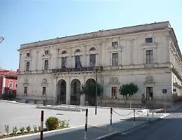 Ragusa verso il voto, una guerra di tutti contro tutti