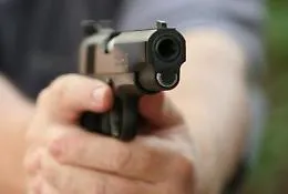 Niscemi, spara al rivale in amore pensando di averlo ucciso e poi si suicida a 23 anni