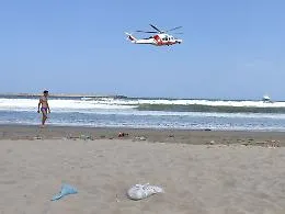 Ragazza annegata alla Plaia, continuano ricerche del fratello disperso