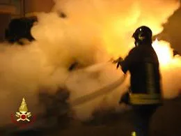 Incendio a Messina, candidati sindaci a ballottaggi sospendono comizi