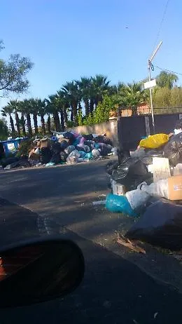 Strada statale 114, Orientale Sicula: quante discariche  a cielo aperto!