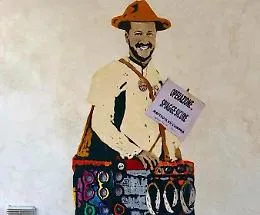 "Matteo il Vu Cumpr&agrave;" compare a Giardini in murales di Tvboy