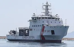 Migranti, Diciotti ancora in stand by resta ferma al largo di Lampedusa