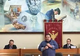 Messinese primo sindaco sfiduciato nella storia di Gela: approvata mozione