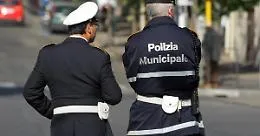 Catania, fugge all'alt e ferisce un vigile urbano 