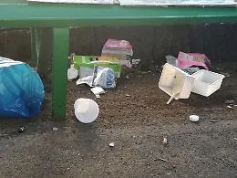 Catania, in piazza Majorana c'&egrave; di tutto, tranne che decenza e decoro