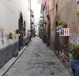 Randazzo: ad appena un anno di distanza il borgo riprende vita