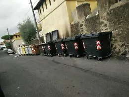 Catania, Via Ferrarotto: installati 15 cassonetti in una sola via