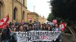 Studenti siciliani in piazza: &laquo;La Regione faccia una legge per il diritto allo studio&raquo;