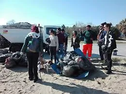 Catania, la spiaggia libera n.1 ripulita da oltre 500 kg di rifiuti