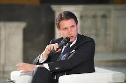 Governo,  passi avanti tra Pd e M5S e Grillo stoppa Di Maio: &laquo;Occasione unica&raquo;