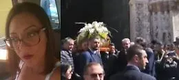 Femminicidio, ai funerali di Alessandra la folla grida: &laquo;Ergastolo, ergastolo!&raquo;
