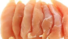 Dall'Ucraina il pollo "con il trucco": Coldiretti lancia allarme su "boom" sospetto