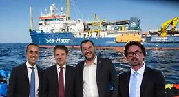 Sea Watch, indagato mezzo governo
e tra Salvini e Di Maio &egrave; lite