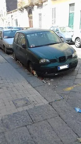 Catania: Via Cavaliere non viene spazzata da Pasqua