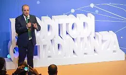 Intervista a &ldquo;Mr. Reddito&rdquo;: &laquo;Non &egrave; carit&agrave;, ma banca del capitale umano&raquo;
