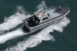 Agrigento, inseguito e bloccato peschereccio libico che aveva appena abbandonato barchino con 81 migranti: fermati i sette dell'equipaggio