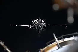 L'incontro tra la Soyuz e la Iss nelle foto di Luca Parmitano