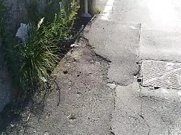 Catania: via Nuovalucello e via Colle del Pino terra di nessuno.