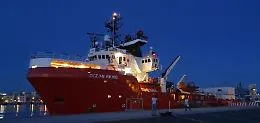 Migranti, fermo amministrativo per la Ocean Viking nel porto di Trapani