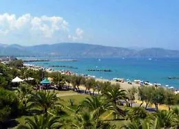 Malore mentre fa il bagno
Muore tredicenne di Catania