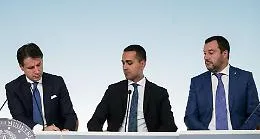 Lega e M5s separati in casa: &egrave; crisi di governo. Salvini parla gi&agrave; da candidato premier. E Conte: &laquo;Venga in Parlamento&raquo;