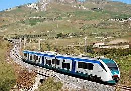 Quei treni lumaca: da Agrigento a Ragusa
in almeno sette ore e con quattro cambi
Ma Rfi: &laquo;Il futuro sar&agrave; presto migliore&raquo;
