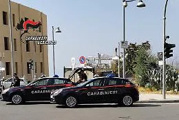 Rifiuta l'alcoltest e aggredisce i carabinieri: arrestato
