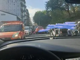 Catania: scuola Dante Alighieri, auto in doppia fila da ambo i lati