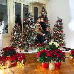 Giorgia Palmas trova l'anello sotto l'albero di Natale: proposta di matrimonio da Magnini