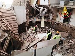 Catania, crollo palazzina in via Plebiscito: l'intervento dei vigili del fuoco
