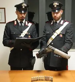 Misilmeri, in auto con un fucile a canne mozze