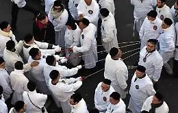L'interminabile processione di Sant'Agata: attesa per l'&laquo;acchianata&raquo; di Sangiuliano e il canto delle suore