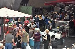 Catania, troppa gente "appiccicata", il prefetto corre ai ripari