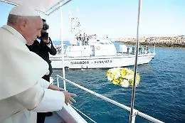 Migranti, il grido di Papa Francesco
&laquo;E' Dio che chiede di poter sbarcare&raquo;