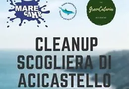 I rifiuti sulla scogliera di Aci Castello li raccolgono i volontari