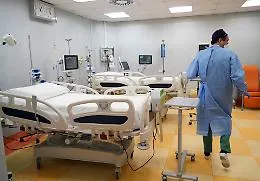 I commissari, le inchieste: la sanit&agrave; siciliana tra scandali e la caccia al papa straniero