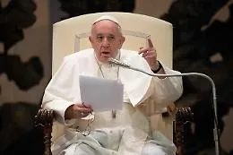 Il Papa apre ad unioni civili per coppie gay: &egrave; svolta storica