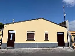 Catania, nuovi bagni e docce all'Help Center della Caritas
