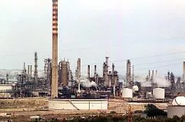 Sequestro impianti al Petrolchimico di Siracusa, otto indagati