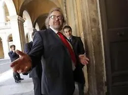 Siracusa, il senatore Giarrusso: &laquo;Tangenti in Comune, l'Antimafia ascolti il sindaco Garozzo&raquo;