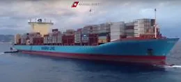 Stretto di Messina, porta containers si incaglia, poi i rimorchiatori lo "liberano"