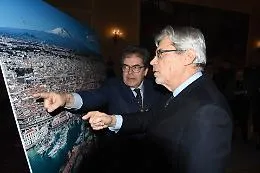 Il ministro per il Sud De Vincenti a Catania: &laquo;Bel lavoro sul Patto per la citt&agrave;&raquo;