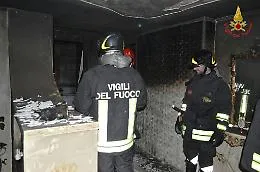 Catania, incendio in una mansarda, muore un uomo