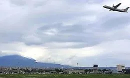Vento ad alta quota: ritardi, dirottamenti e limitazioni all'aeroporto di Catania