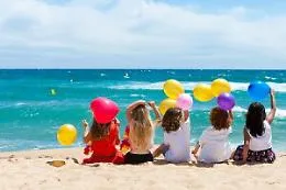 SOS compleanno estivo dei figli. Idee per organizzare un perfetto party tra mare, spiaggia e granite