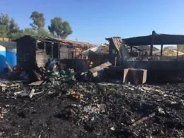 Fondachello, rogo distrugge lido: &laquo;&Egrave; un incendio doloso, viviamo in una Sicilia di merda&raquo;