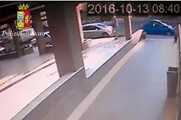 Piazza Armerina, anziano picchiato perch&eacute; li sorprende mentre svaligiano casa: arrestati tre catanesi