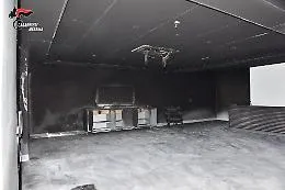 Incendiarono locale per vendetta, arrestati da Cc a Messina